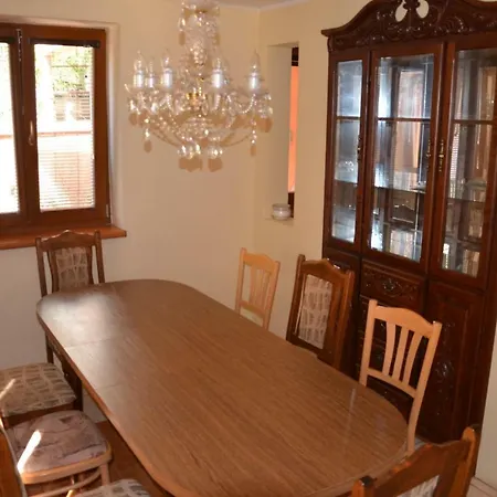 Kinghouse بيت للعطل *